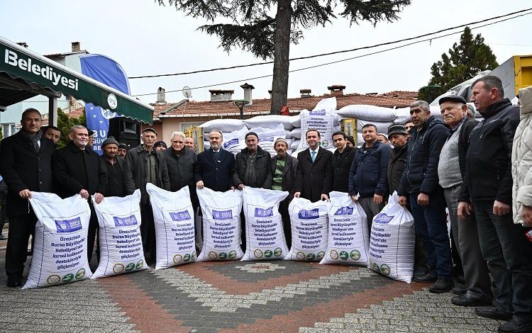 Bursa Büyükşehir’den besiciye yem desteği