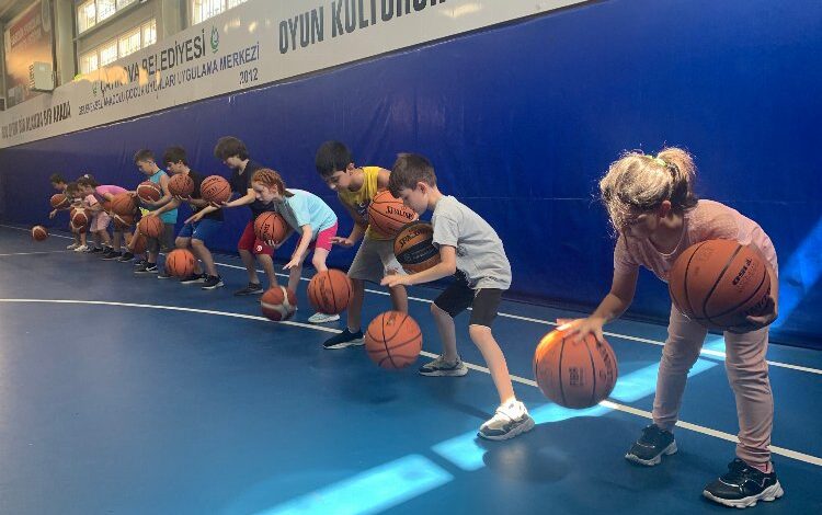 Çayırova’da Yaz Spor Okulları sona erdi Çayırova’da Yaz Spor Okulları sona erdi