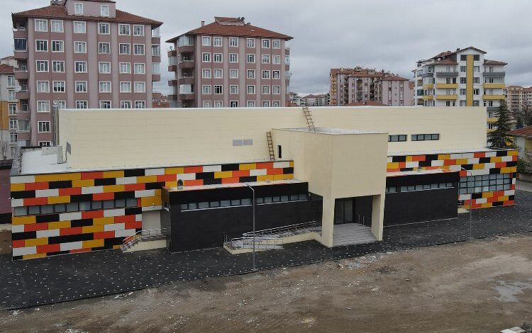 Ereğli’de yarı olimpik yüzme havuzunun yapımı tamamlandı