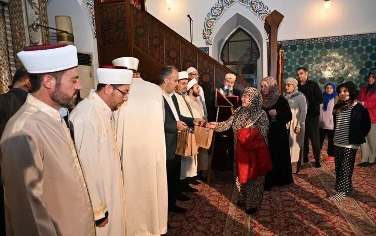 Kadir Gecesi’nde Bursa’da camiler doldu taştı