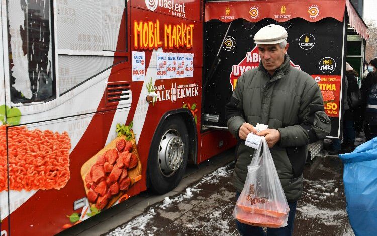 Mobil Market’te ucuz ete devam