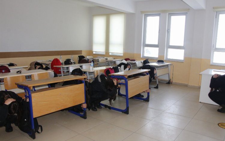 Bilecik Pazaryeri ilçesinde gerçeği aratmayan deprem tatbikatı