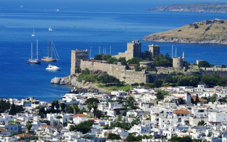 Bodrum’da milyonluk kiralar dudak uçurtuyor! Ev fiyatları şatolarla yarışıyor!