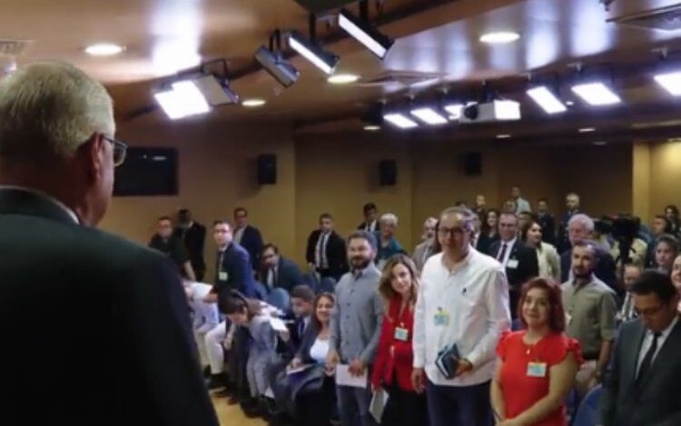 Bakan Yaşar Güler’den gazetecilere sürpriz