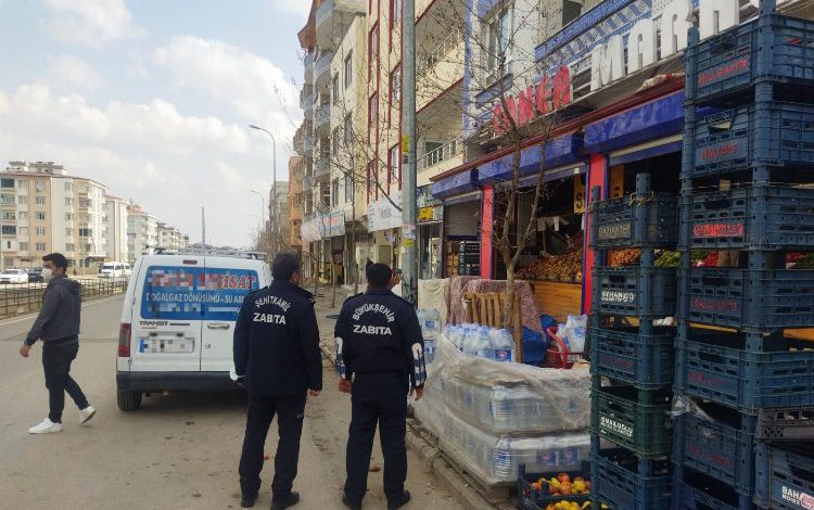 Gaziantep’te zabıta ekipleri kaldırımları denetliyor