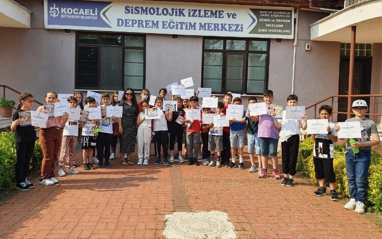 Büyükşehir’den deprem farkındalığı eğitimleri Büyükşehir’den deprem farkındalığı eğitimleri