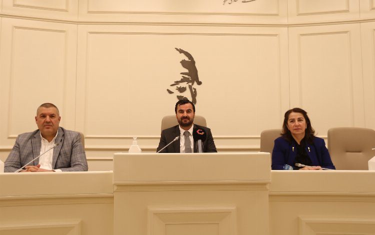 Gaziantep’te 8 Mart Dünya Kadınlar Günü’nde kadınlara jest Gaziantep’te 8 Mart Dünya Kadınlar Günü’nde kadınlara jest