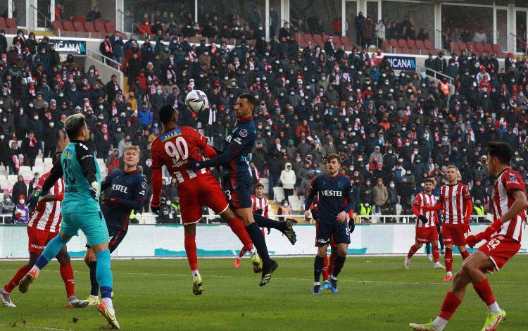 Lider Trabzon Yiğido’ya takıldı Lider Trabzon Yiğido’ya takıldı