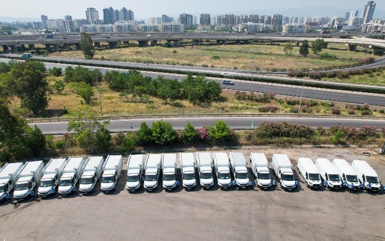 İZSU 98 yeni iş makinesiyle filosunu büyüttü İZSU 98 yeni iş makinesiyle filosunu büyüttü