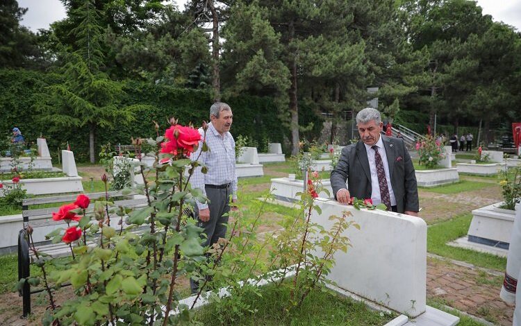 Kütahya hava şehitlerini andı