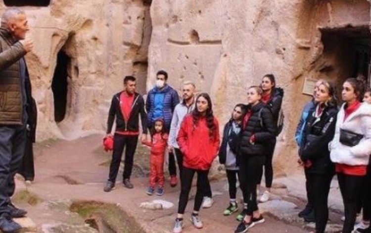 Belediyespor Kadın Voleybol takımından Niğde turu