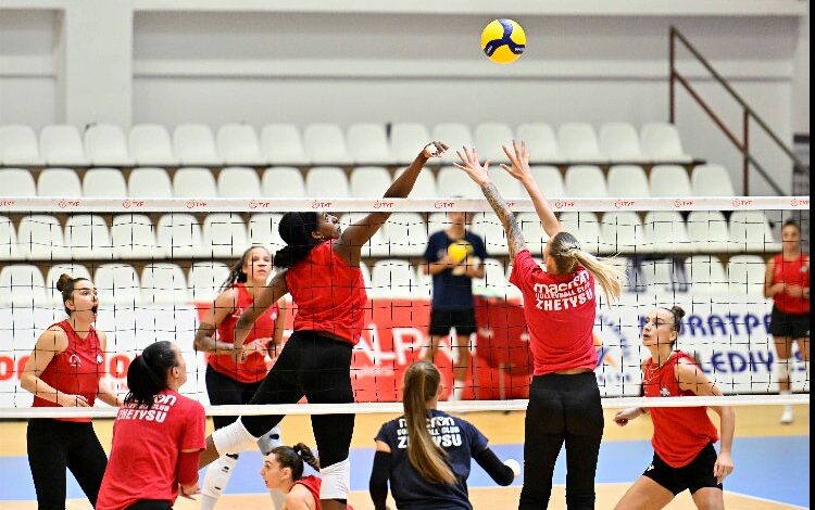 Hazırlık maçında gövde gösterisi Hazırlık maçında gövde gösterisi