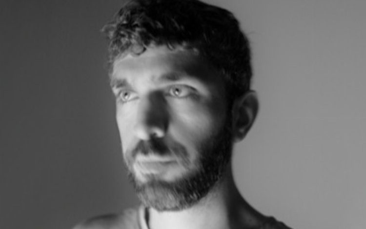 Ahmet Ali Arslan ” Yeni Bir Kabuk” u hayranlarıyla buluşturdu Ahmet Ali Arslan ” Yeni Bir Kabuk” u hayranlarıyla buluşturdu