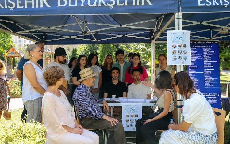 Büyükerşen’den gençlerin standına ziyaret