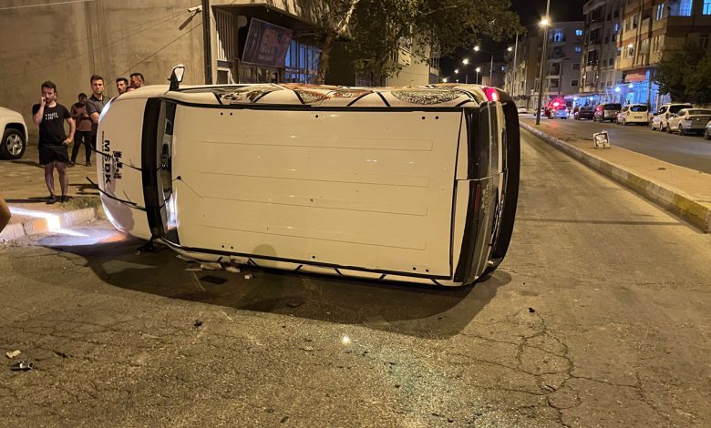 Adıyaman’da trafik kazası: 2 yaralı Adıyaman’da trafik kazası: 2 yaralı