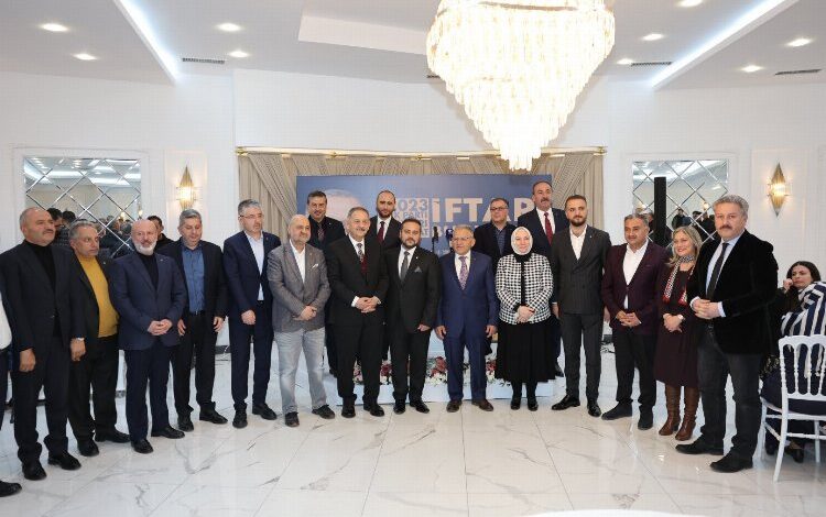 DEVA Kayseri’den AK Parti’ye transfer DEVA Kayseri’den AK Parti’ye transfer