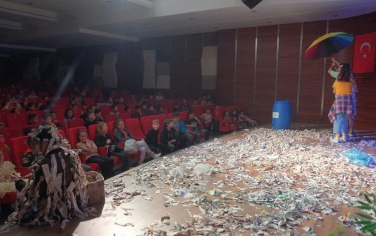 Bursa İnegöl’de ‘Çocuk Tiyatro Günleri’ Bursa İnegöl’de ‘Çocuk Tiyatro Günleri’