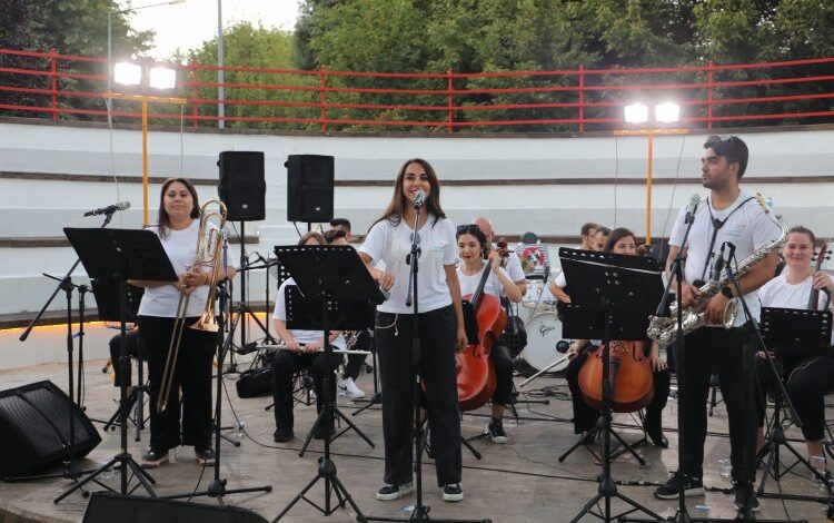 Kocaeli İzmit Belediyesi Özkan Uğur’u andı