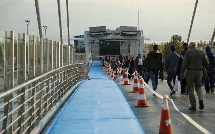 Kocaeli’de Mimar Sinan üstgeçidinde bisiklet yolu Kocaeli’de Mimar Sinan üstgeçidinde bisiklet yolu