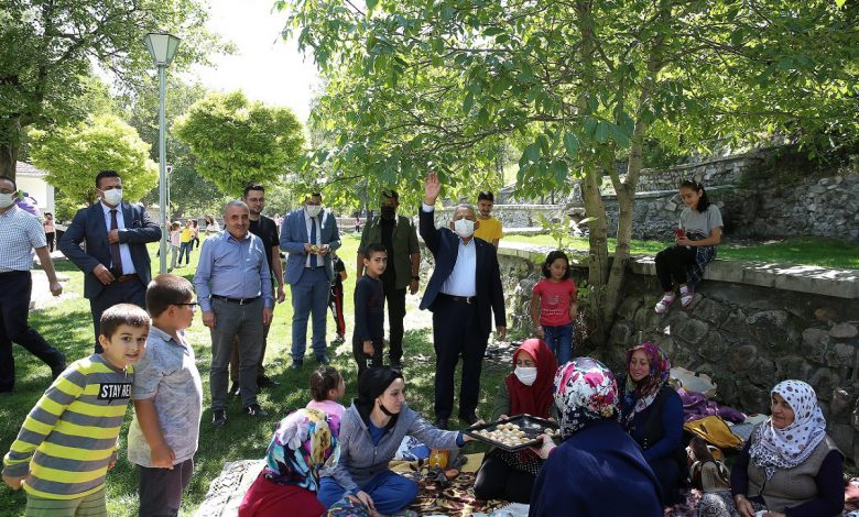 Kayserili vatandaşlar ‘dağlar’ kadar mutlu Kayserili vatandaşlar ‘dağlar’ kadar mutlu