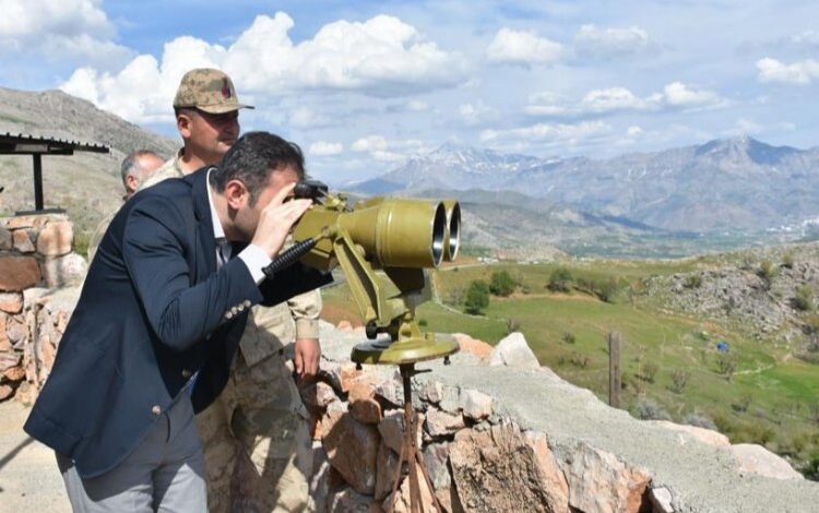 Sason Kaymakamı Yücebağ’da Korucu Üst Bölgesini Ziyaret Etti Sason Kaymakamı Yücebağ’da Korucu Üst Bölgesini Ziyaret Etti