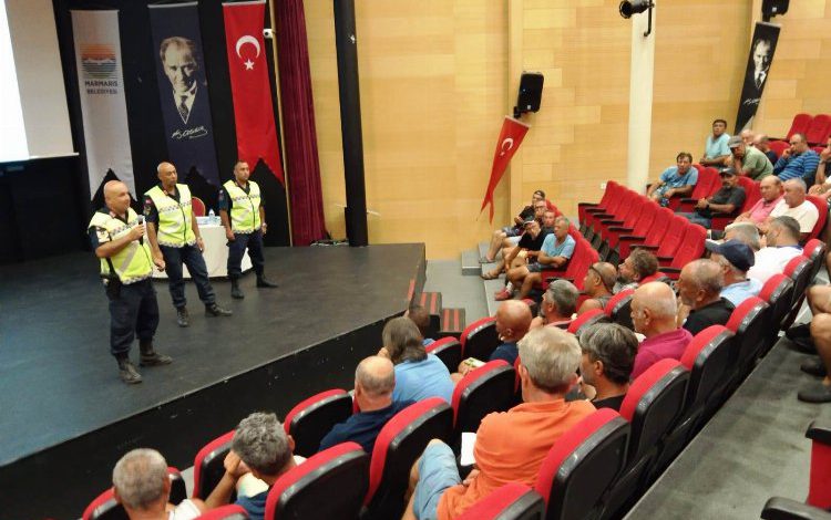 Cip sürücülerine polisten seminer Cip sürücülerine polisten seminer