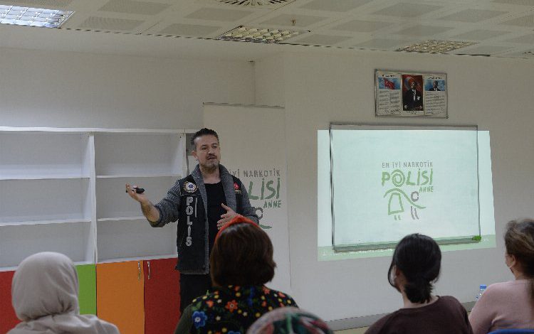 Bursa OSMEK’te “En İyi Narkotik Polisi; Anne” eğitimi