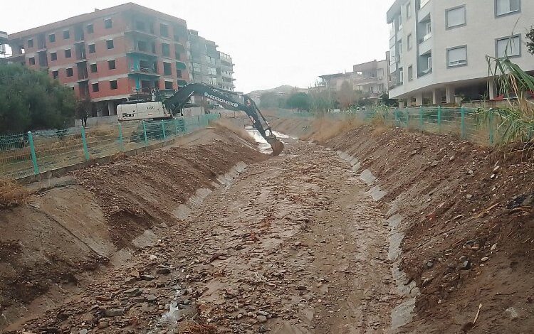 Manisa’da derelerden çıkan çöpler yine şaşırtmadı
