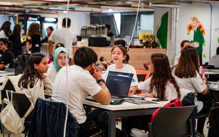 Genç beyinler uzay için yarıştı