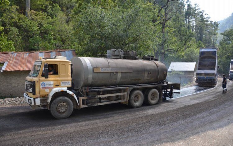 Taşatan grup yolu asfaltlandı