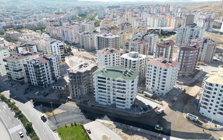 Nevşehir’de sıcak asfalt çalışması sürüyor