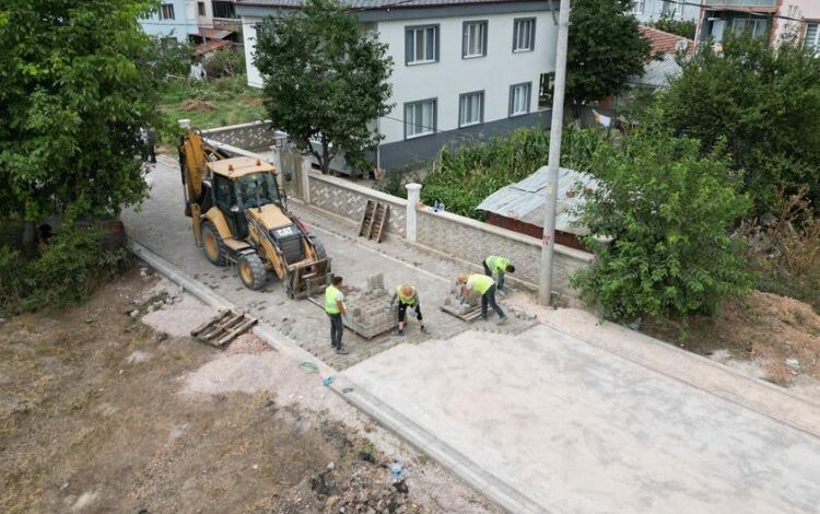 Bursa İnegöl’de Akhisar’ın 65 sokağında yol çalışması