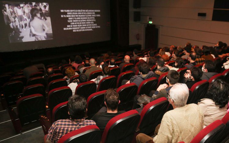 Bursa Nilüfer’de önce film, sonra söyleşi Bursa Nilüfer’de önce film, sonra söyleşi