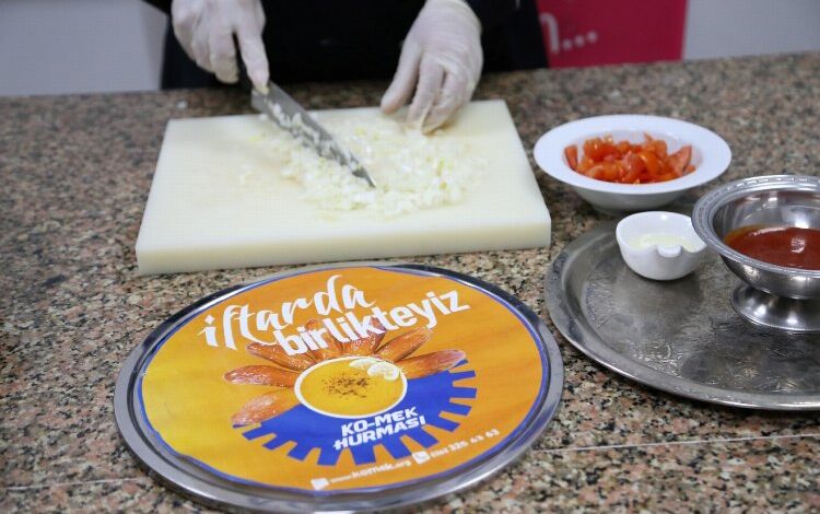 KO-MEK Hurması misafir ailelere konuk olacak