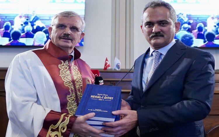 Bakan Özer Sağlık Bilimleri’nin akademik açılışına katıldı