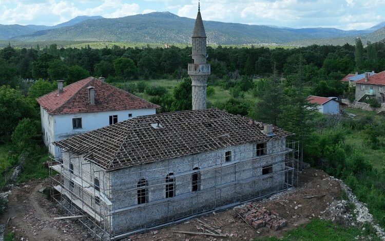 Konya 120 yıllık camiyi restore ediyor