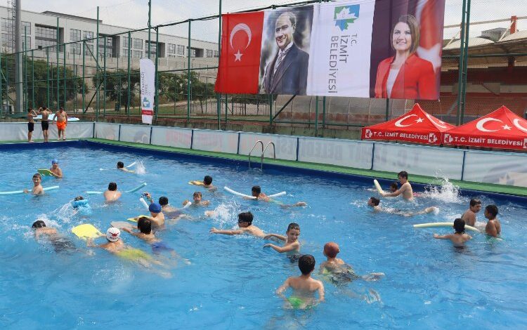 İzmit’te sportif yüzme havuzu açıldı