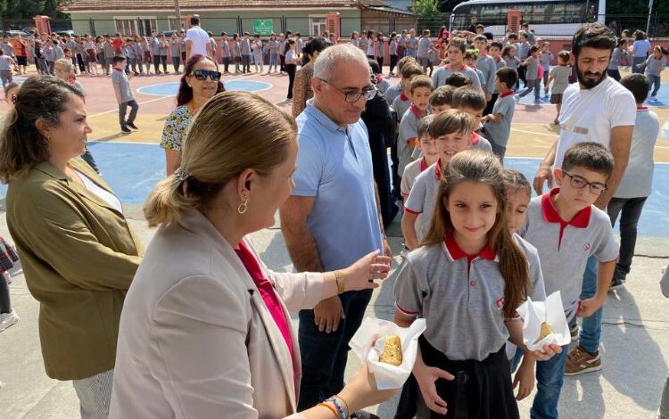 İzmit her okul ve veliye ulaşmaya çalışıyor İzmit her okul ve veliye ulaşmaya çalışıyor