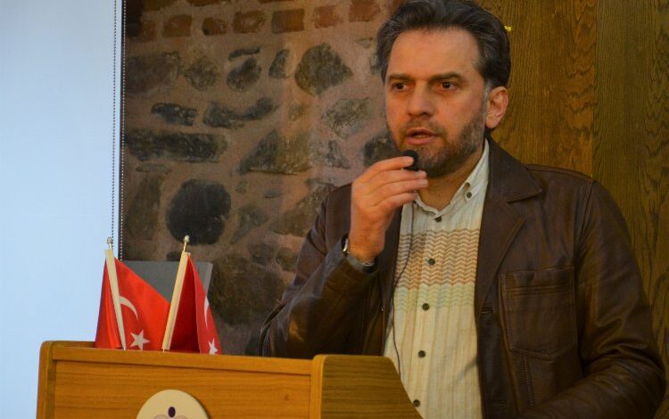 İMH afet bölgesinde 17 noktada yemek dağıtıyor İMH afet bölgesinde 17 noktada yemek dağıtıyor