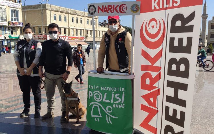 Kilis Emniyet Müdürlüğü uyuşturucu ile ilgili bilgilendiriyor Kilis Emniyet Müdürlüğü uyuşturucu ile ilgili bilgilendiriyor