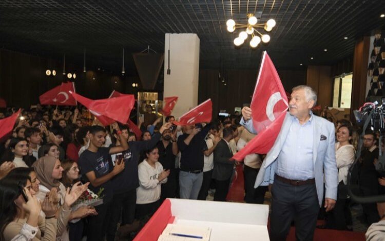 Adanalı öğrencilere ücretsiz Atatürk filmi Adanalı öğrencilere ücretsiz Atatürk filmi