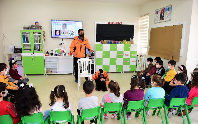 Bursa Yıldırımlı miniklere afet eğitimi