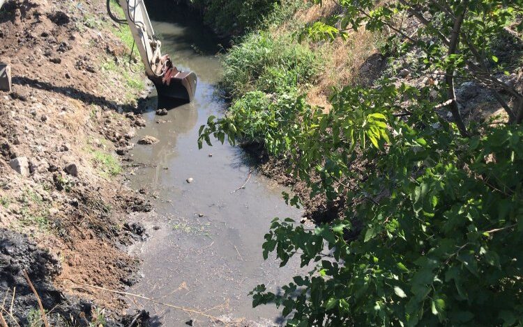 Manisa Kırkağaç’ta dere temizliği Manisa Kırkağaç’ta dere temizliği