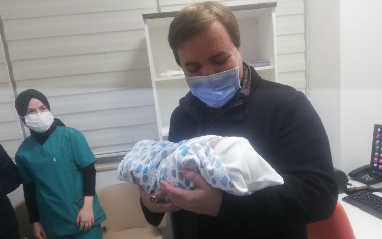 Aksaray’da yeni yıl bebeklerine altın Aksaray’da yeni yıl bebeklerine altın