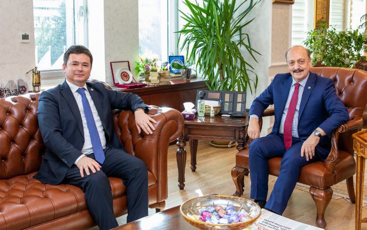 Bakan Bilgin’den Tip 1 diyabetli çocuklara ‘geri ödeme’ müjdesi Bakan Bilgin’den Tip 1 diyabetli çocuklara ‘geri ödeme’ müjdesi