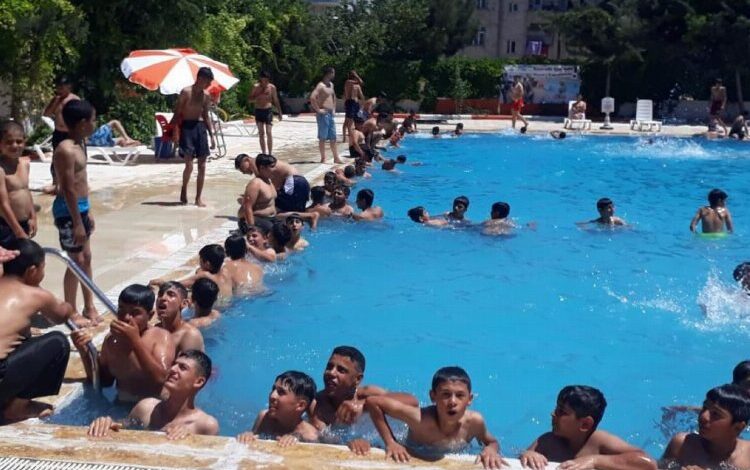 Müjdeyi alan çocuklar havuzlara akın etti