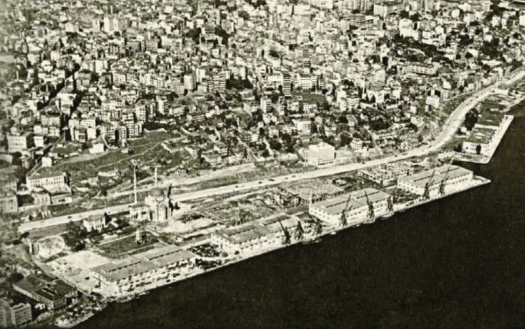 Tarihi dönemi aydınlatan kitap Tarihi dönemi aydınlatan kitap