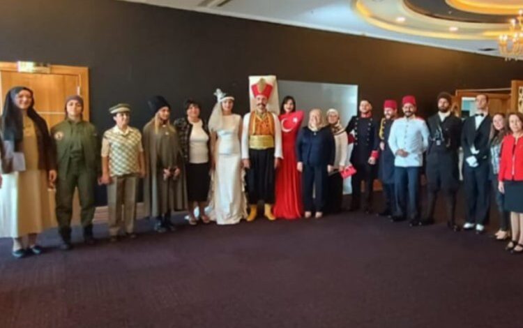 Atatürk Kıyafetleri göz kamaştırdı