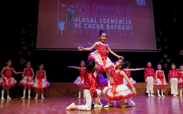 İstanbul Beylikdüzü’nde erken 23 Nisan