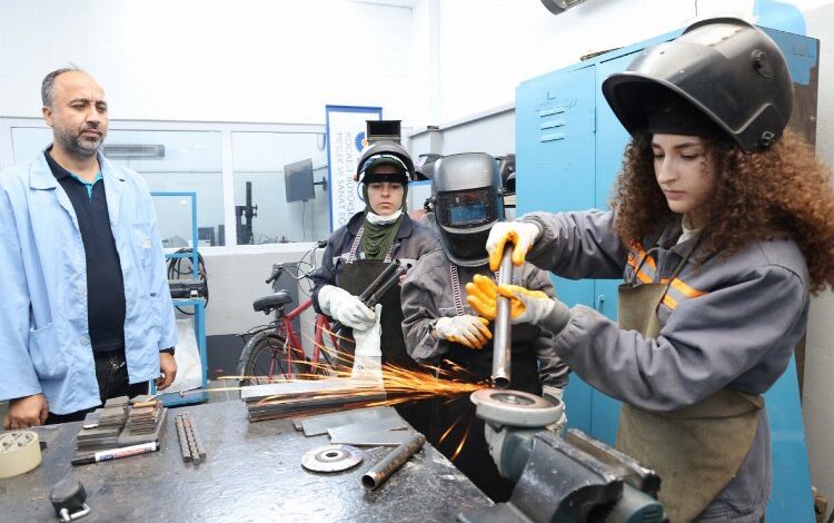 Kızlar bu işin erkek işi olmadığını gösterdi